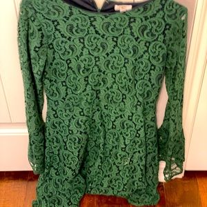 Beautiful green lace dress only wore once. Great condition and size small.